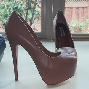 💛Steve Madden Nude Pumps💛